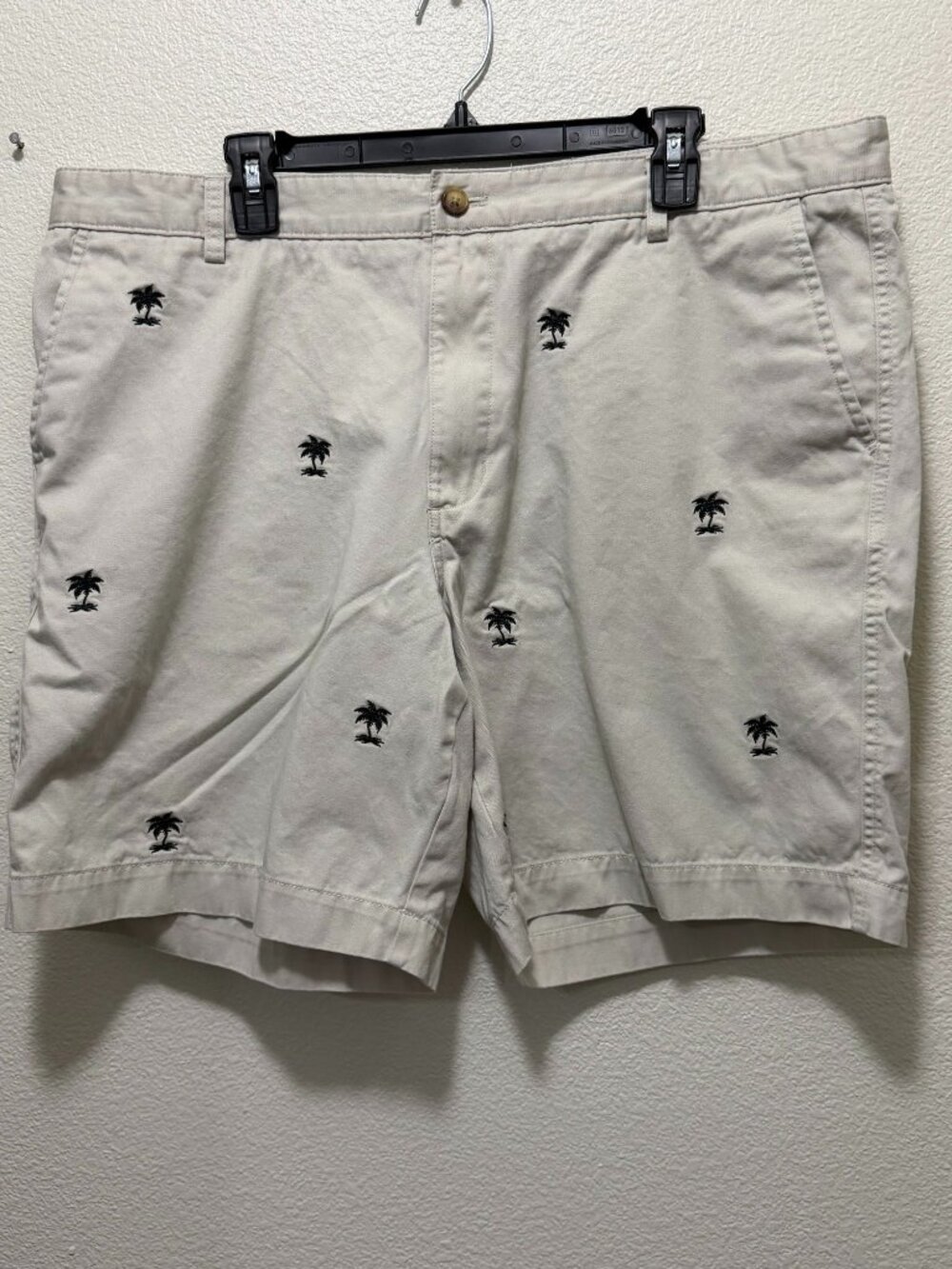 Chap's men's flat front chino shorts, khaki with navy palm trees, size 40 waist